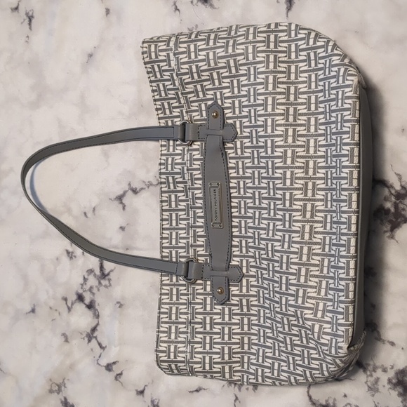 Tommy Hilfiger White and Gray shoulder bag - Picture 1 of 8